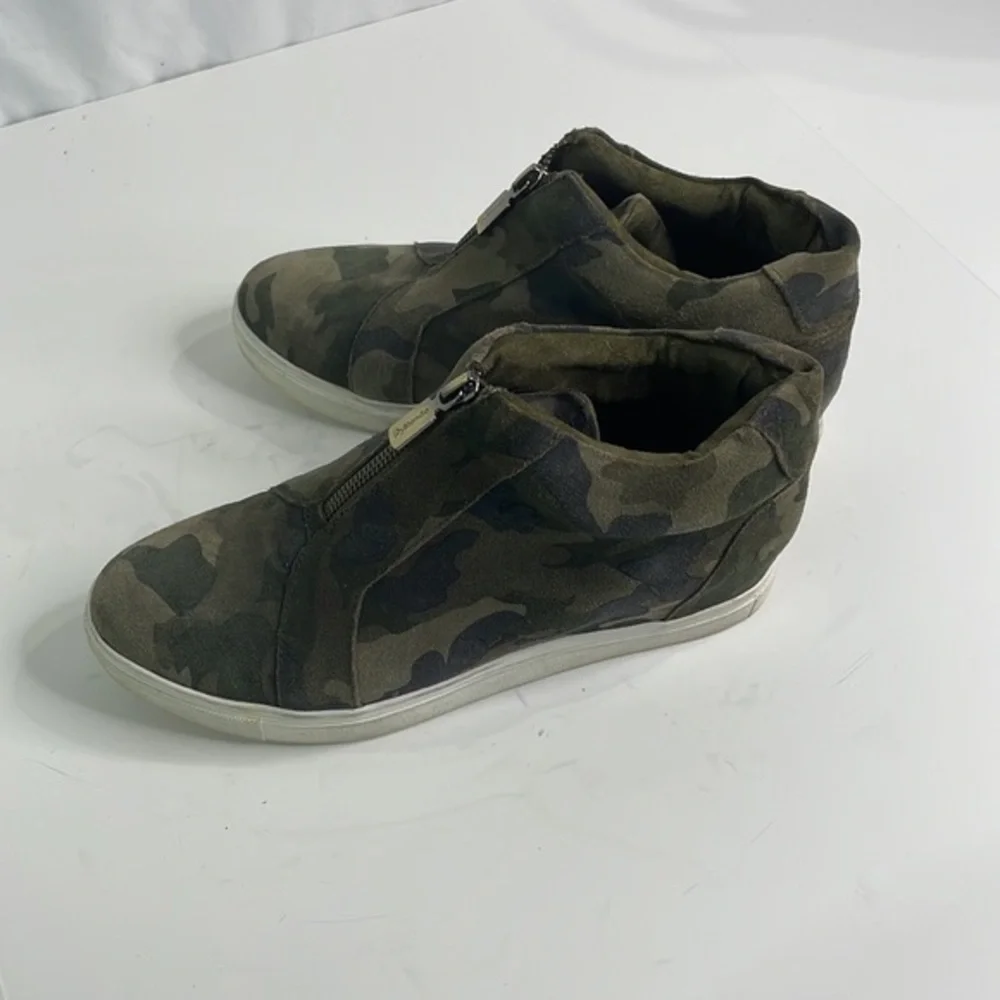 Blondo waterproof, camo suede zip up hidden platform sneaker